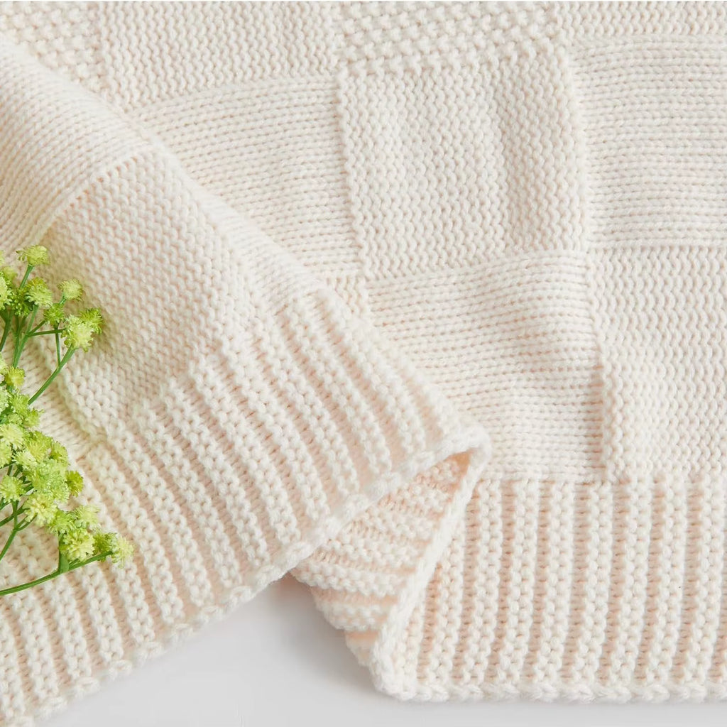 Skandinavisk Filt med Rutigt Mönster 130x160cm – Handtvättbar & Mysig Allsäsongspläd