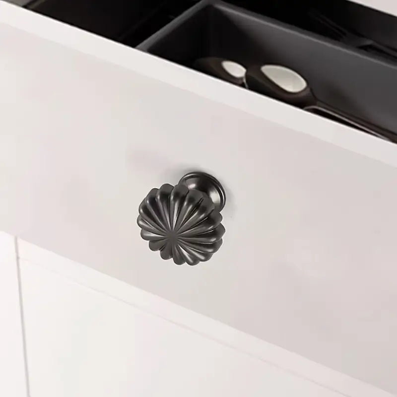 10-pack blomformade skåpsknoppar - Skåpsbeslag