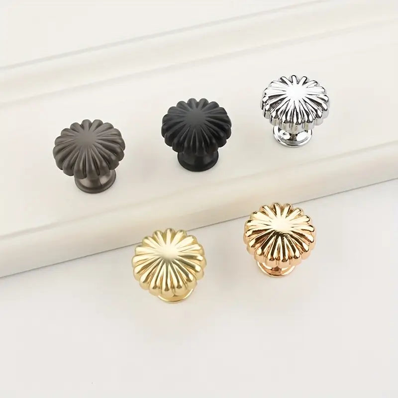 10-pack blomformade skåpsknoppar - Skåpsbeslag